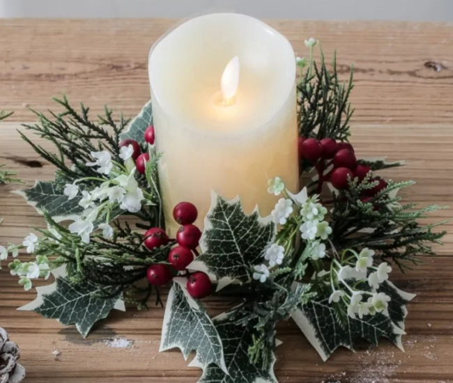 Table Decoration Candlestick with Fake Leaves Wreath