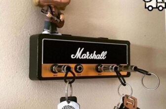 Vintage Amplifier Style Wall Key Holder with Guitar Plug Keychains